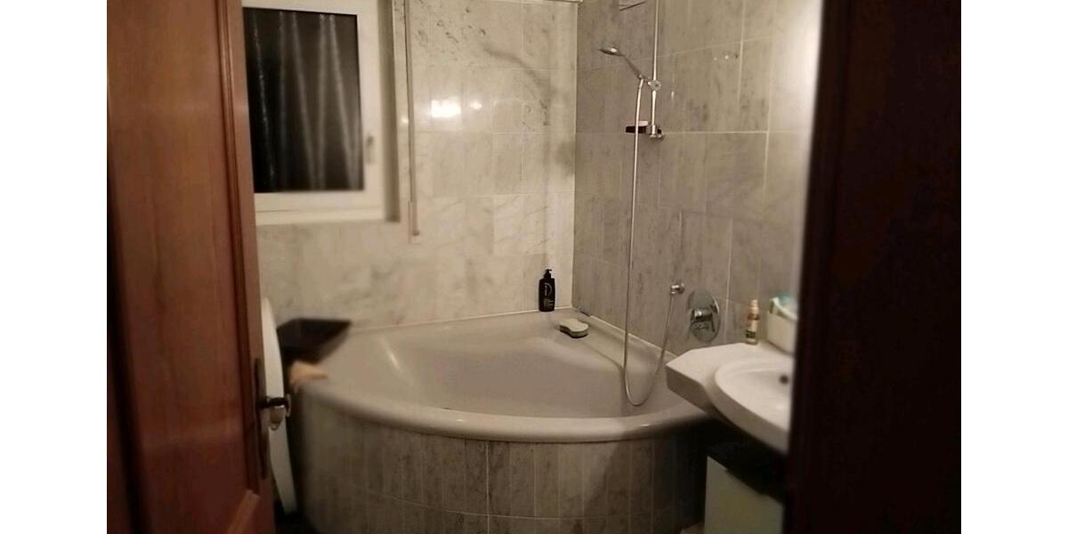 Erdgeschoßwohnung Ludwigsburg Eglosheim - 3 Zimmer, 84 m&sup2;, 1.360&euro; | Angebot:27584638