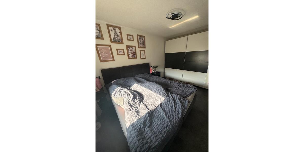 Dachgeschoßwohnung Stuttgart Luginsland - 3 Zimmer, 65 m&sup2;, 350.000&euro; | Angebot:25310210