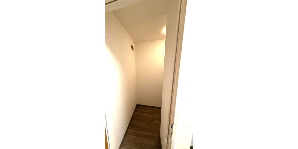 Etagenwohnung Sindelfingen Mitte - 3 Zimmer, 82 m&sup2;, 169.000&euro; | Angebot:25707743