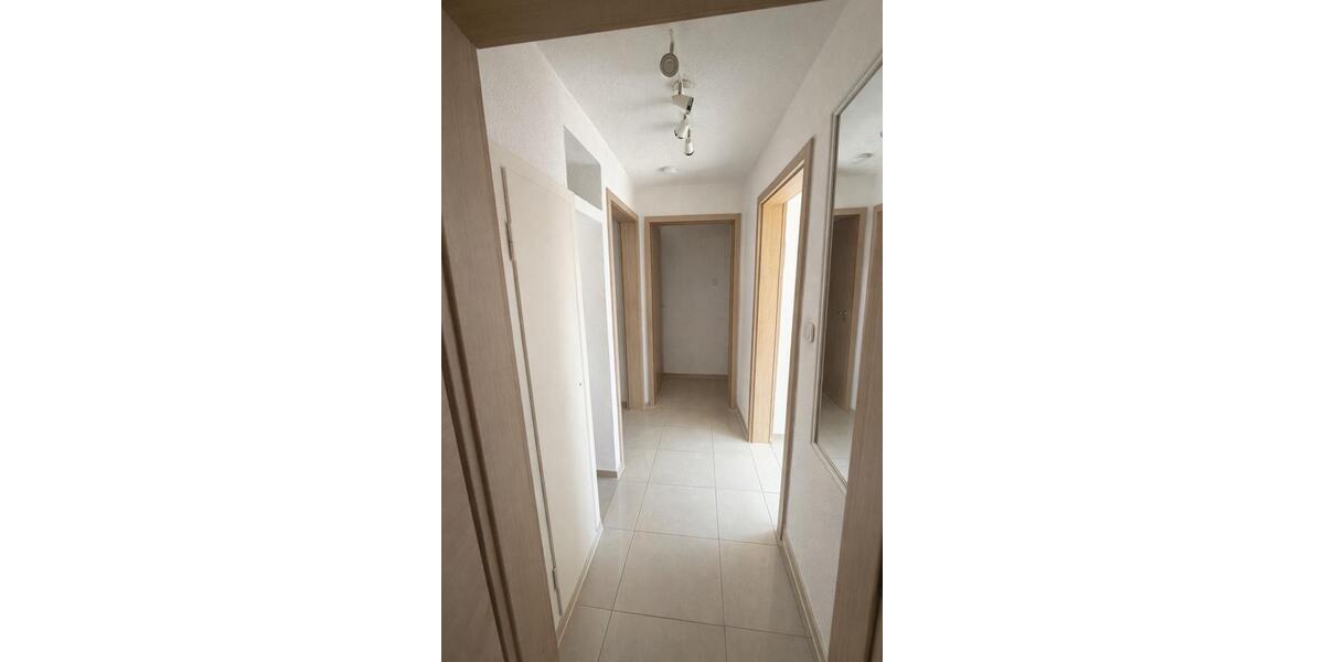 Dachgeschoßwohnung Stuttgart Bad Cannstatt - 4 Zimmer, 80 m&sup2;, 285.000&euro; | Angebot:25286837