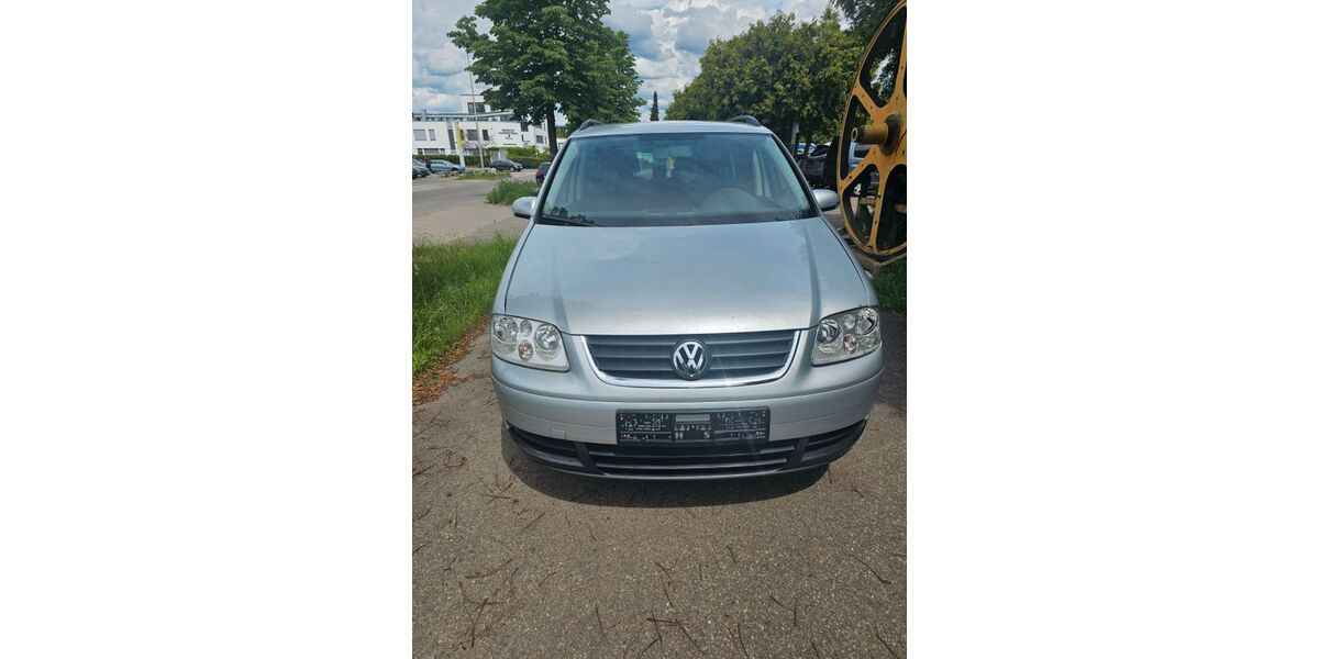 VW Touran 217.500 km 2.450 &euro; Backnang 71522