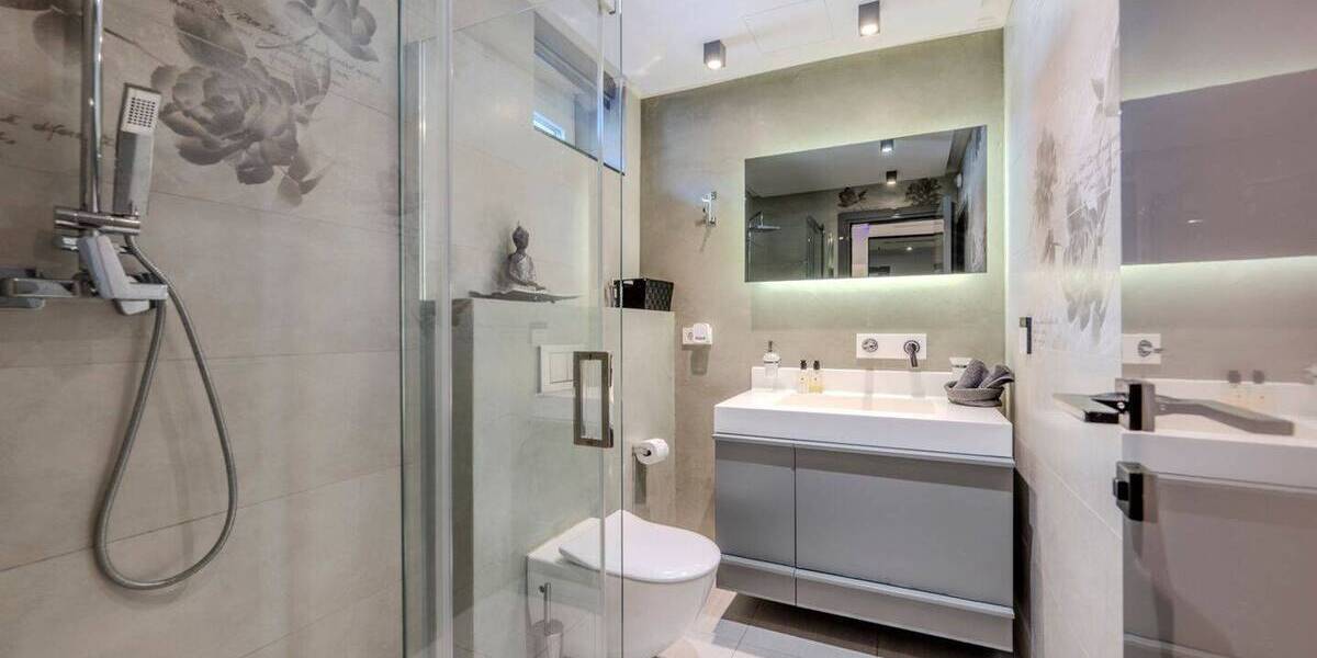 Einfamilienhaus Stuttgart Feuerbach - 8 Zimmer, 295 m&sup2;, 2.200.000&euro; | Angebot:25800108