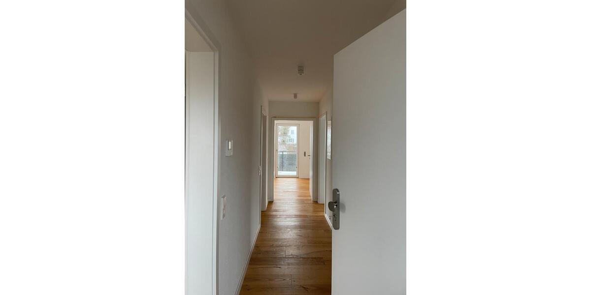 Etagenwohnung Remseck am Neckar - 3 Zimmer, 100 m&sup2;, 1.740&euro; | Angebot:27541928