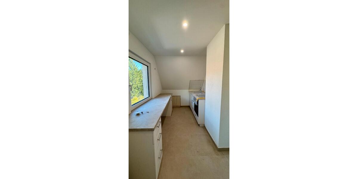 Dachgeschoßwohnung Stuttgart Feuerbach - 3 Zimmer, 66 m&sup2;, 1.200&euro; | Angebot:27543976