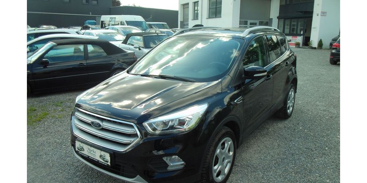 Ford Kuga 117.000 km 9.950 &euro; Waiblingen (bei Stuttgart) 71332