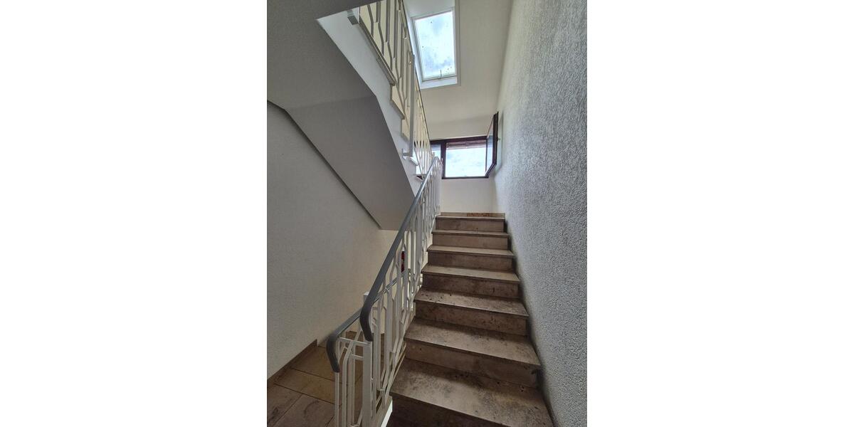Dachgeschoßwohnung Stuttgart Feuerbach - 1.5 Zimmer, 38 m&sup2;, 170.000&euro; | Angebot:26972570