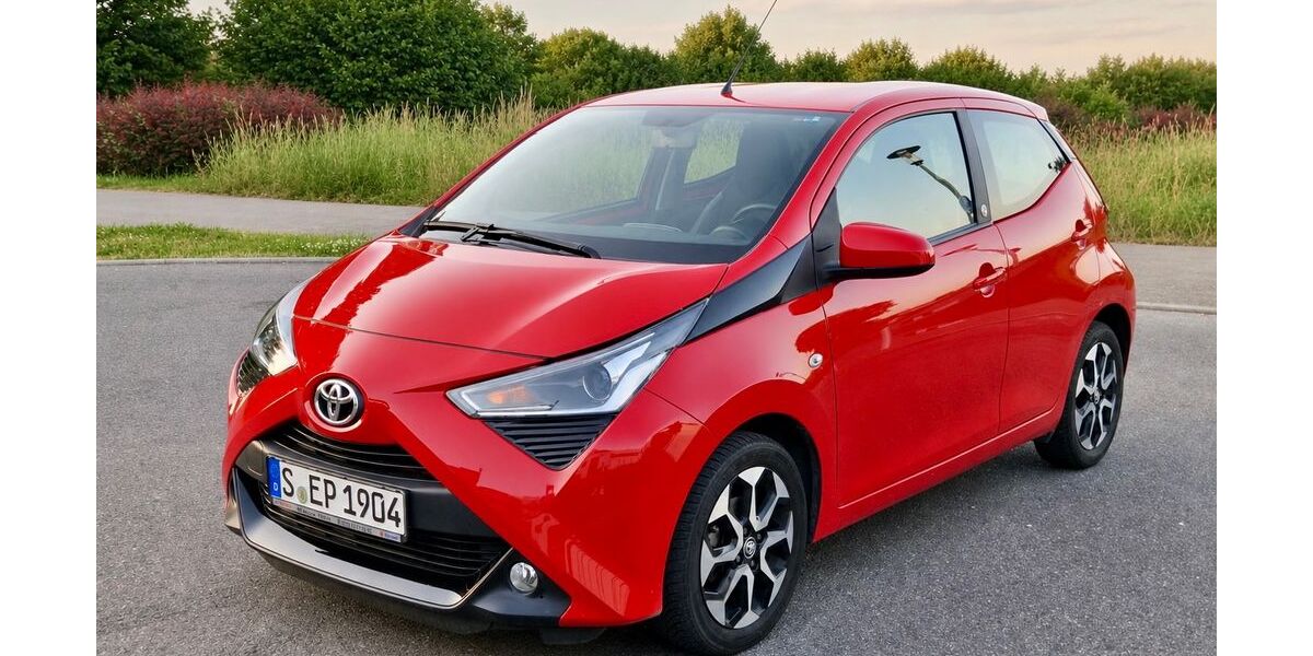 Toyota Aygo (X) 52.900 km 11.999 &euro; Weinstadt 71384