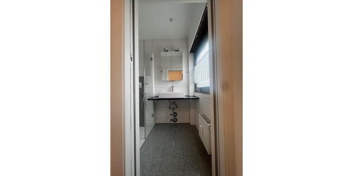 Etagenwohnung Stuttgart Zuffenhausen - 3 Zimmer, 84 m&sup2;, 1.000&euro; | Angebot:25953922