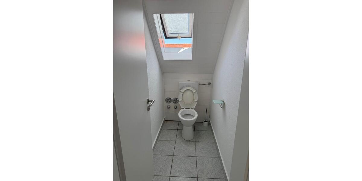 Dachgeschoßwohnung Löchgau - 4 Zimmer, 75 m&sup2;, 950&euro; | Angebot:27542674