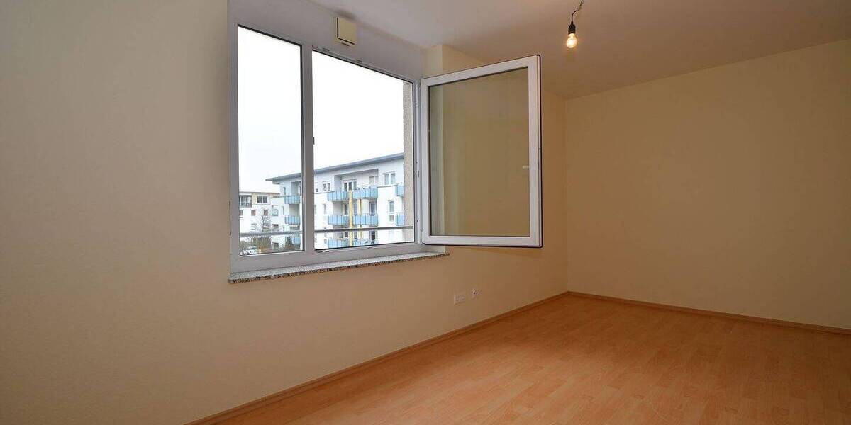 Etagenwohnung Stuttgart Bad Cannstatt - 4 Zimmer, 96 m&sup2;, 1.600&euro; | Angebot:26928758
