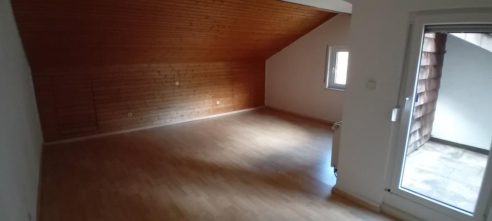 Dachgeschoßwohnung Mühlacker - 2.5 Zimmer, 100 m&sup2;, 800&euro; | Angebot:27572628