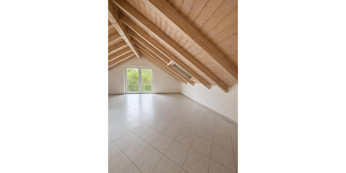 Dachgeschoßwohnung Vaihingen an der Enz - 3 Zimmer, 90 m&sup2;, 1.350&euro; | Angebot:27554043