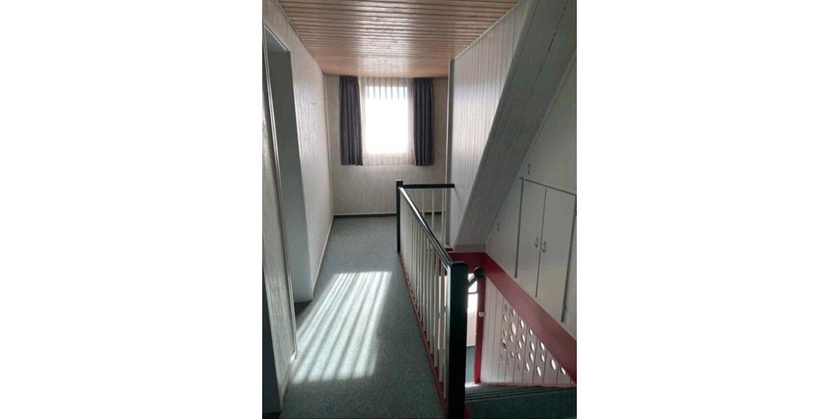 Doppelhaushälfte Backnang - 7 Zimmer, 175 m&sup2;, 330.000&euro; | Angebot:26803132