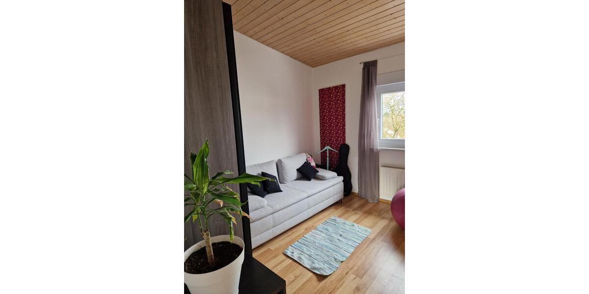 Dachgeschoßwohnung Kornwestheim - 5.5 Zimmer, 105 m&sup2;, 1.565&euro; | Angebot:25903883