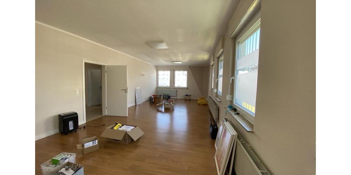 Erdgeschoßwohnung Weinstadt - 4 Zimmer, 115 m&sup2;, 1.850&euro; | Angebot:26398210