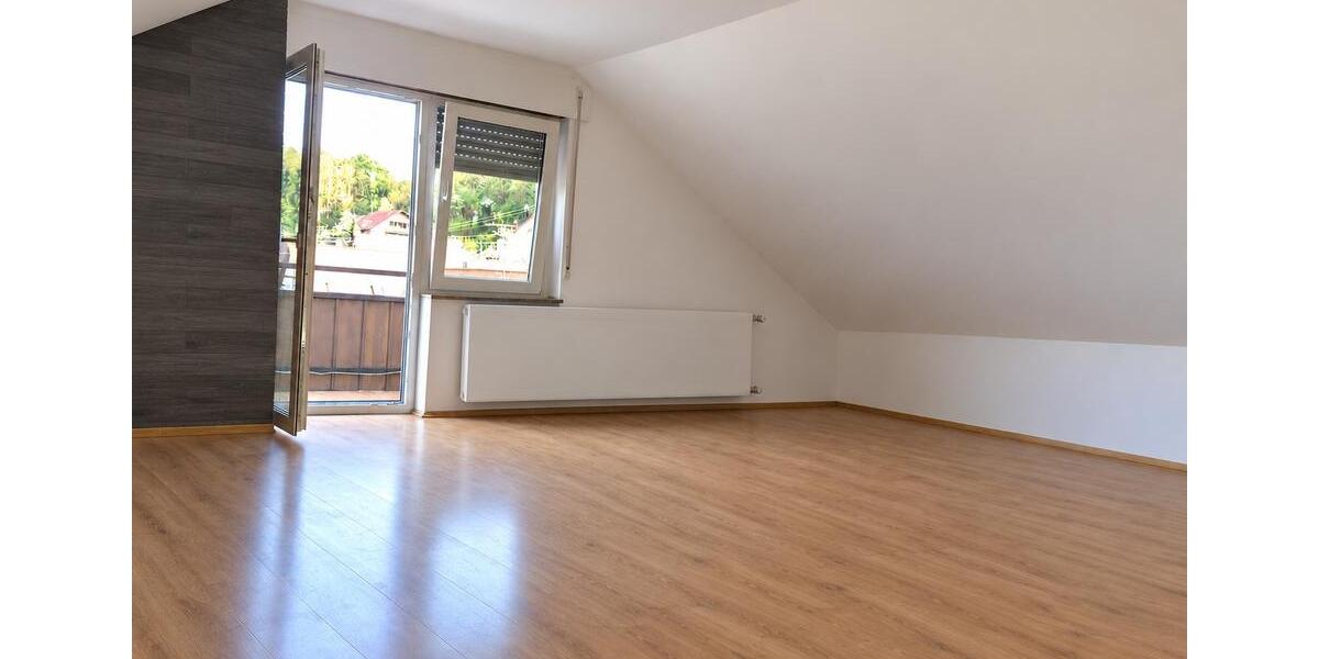 Dachgeschoßwohnung Vaihingen an der Enz - 3 Zimmer, 75 m&sup2;, 800&euro; | Angebot:27570598