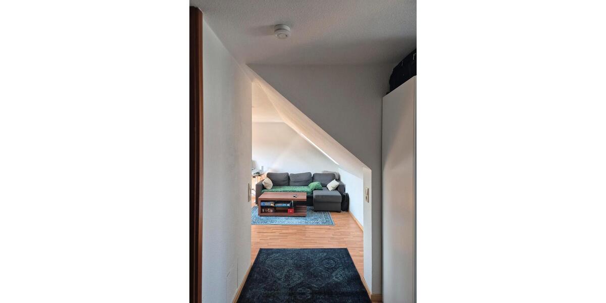 Dachgeschoßwohnung Stuttgart Zuffenhausen - 1.5 Zimmer, 43 m&sup2;, 1.050&euro; | Angebot:26224749