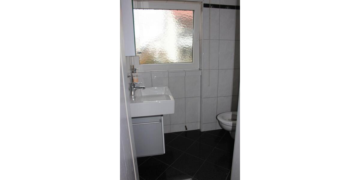 Erdgeschoßwohnung Burgstetten - 6 Zimmer, 174 m&sup2;, 2.000&euro; | Angebot:25925244