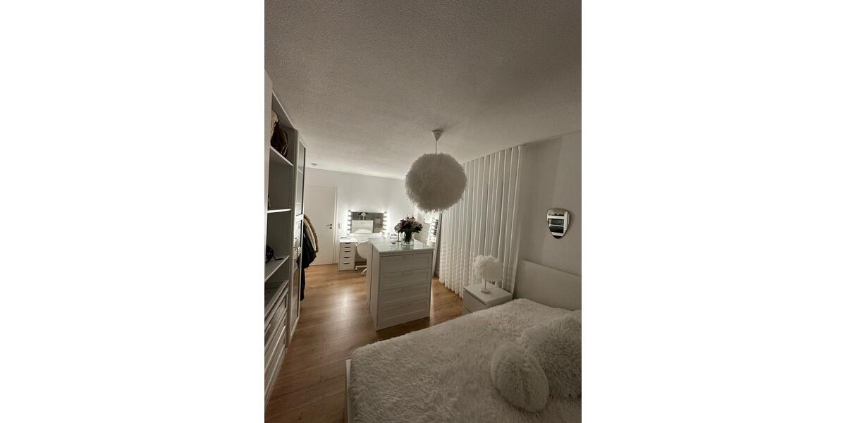 Etagenwohnung Esslingen am Neckar Brühl - 4 Zimmer, 104 m&sup2;, 395.000&euro; | Angebot:26567392