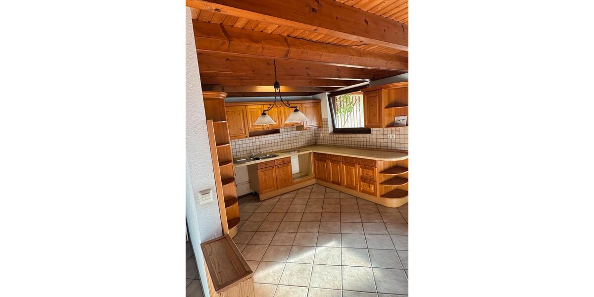 Dachgeschoßwohnung Fellbach - 4 Zimmer, 96 m&sup2;, 1.400&euro; | Angebot:26386662