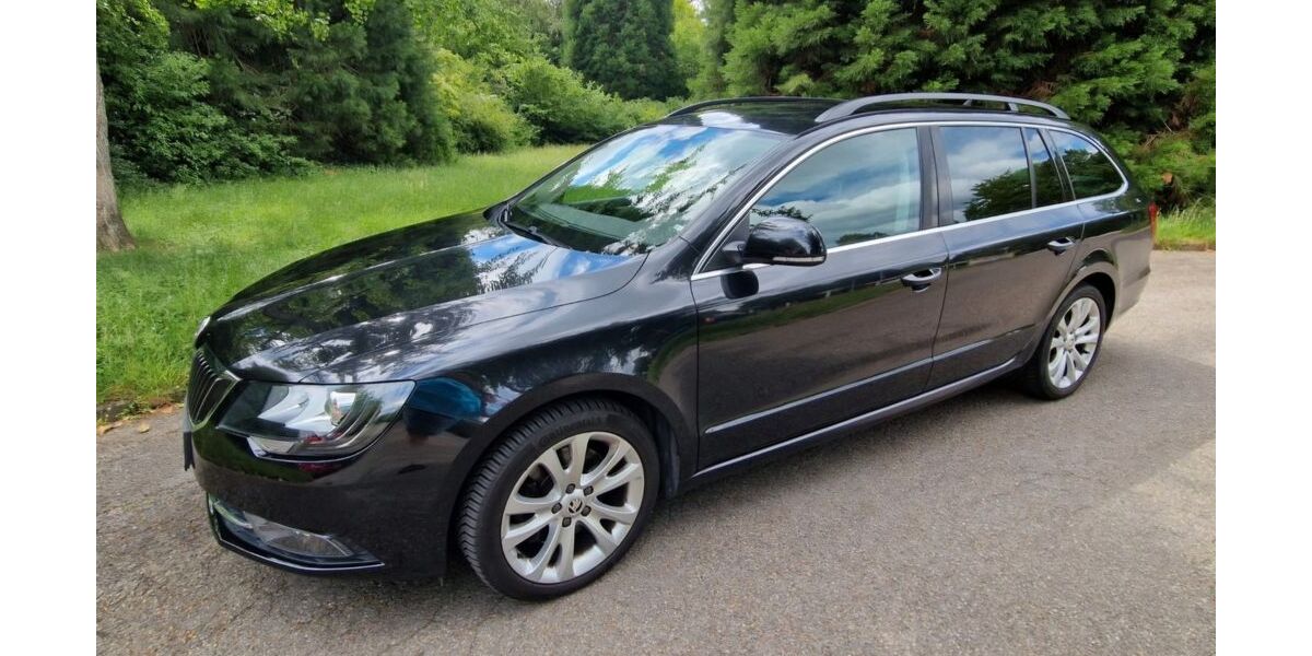 Skoda Superb 156.410 km 11.600 &euro; Böblingen 71034