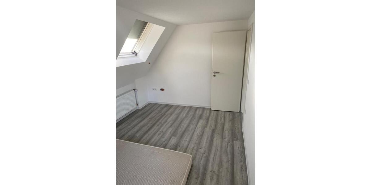 Dachgeschoßwohnung Ötisheim - 2.5 Zimmer, 50 m&sup2;, 1.050&euro; | Angebot:24846736