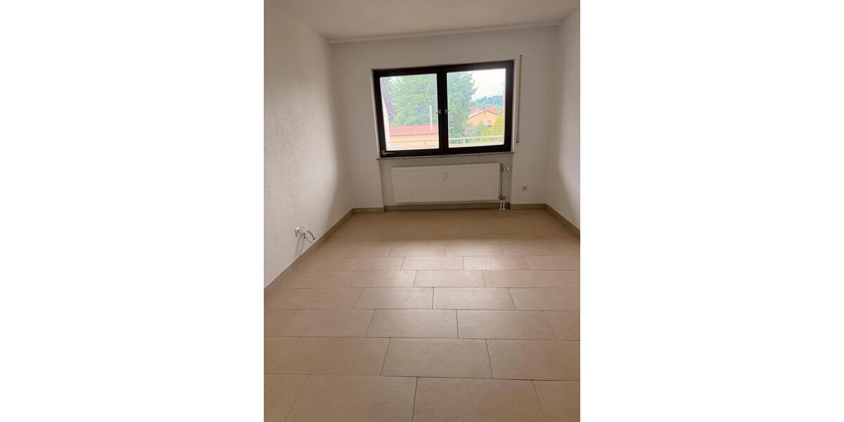 Etagenwohnung Schorndorf - 3 Zimmer, 100 m&sup2;, 550&euro; | Angebot:27554105
