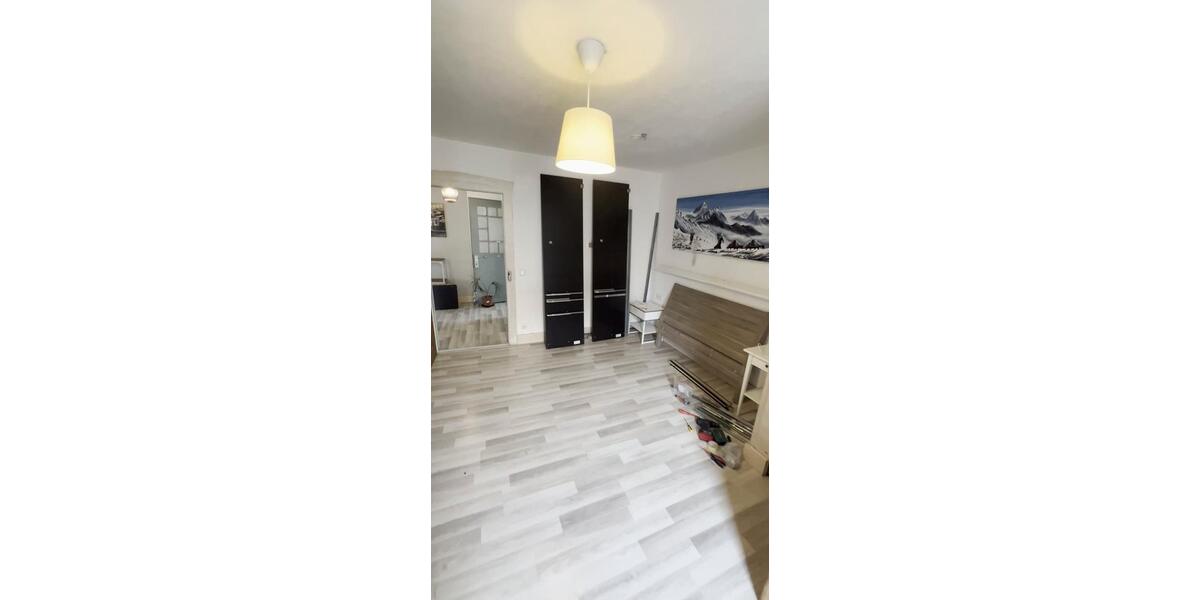 Dachgeschoßwohnung Stuttgart Bad Cannstatt - 3 Zimmer, 65 m&sup2;, 210.000&euro; | Angebot:27168316
