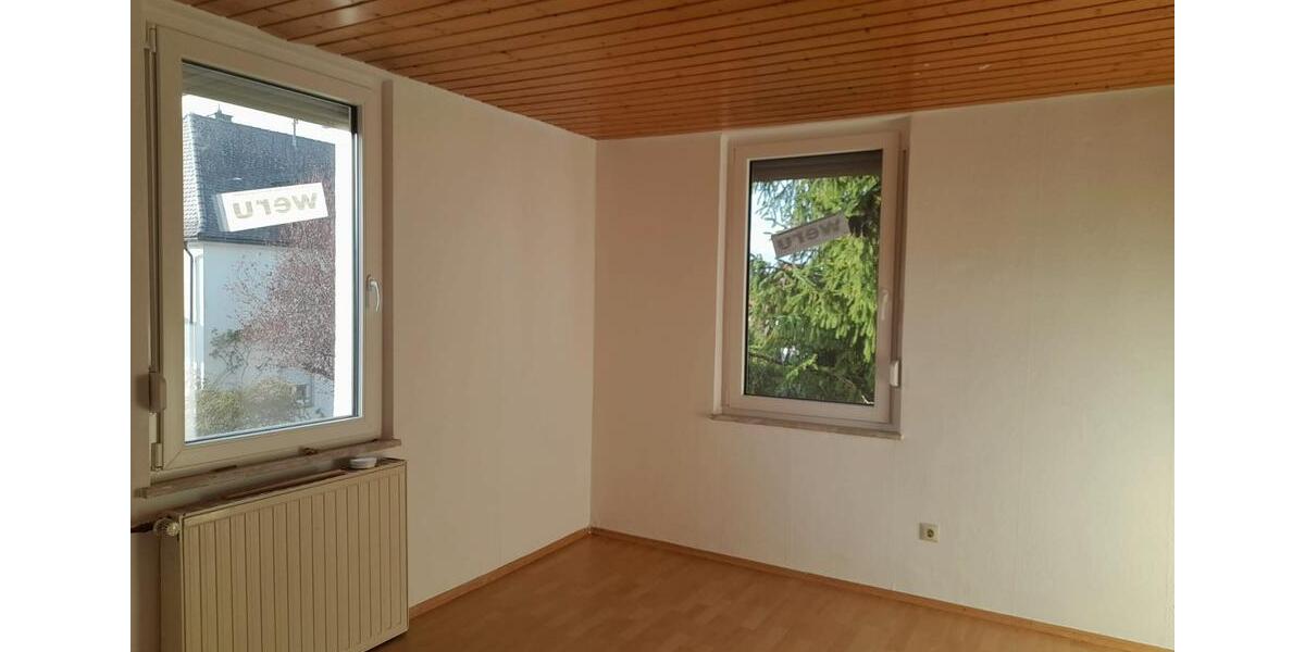 Etagenwohnung Backnang - 4 Zimmer, 96 m&sup2;, 1.000&euro; | Angebot:27540403