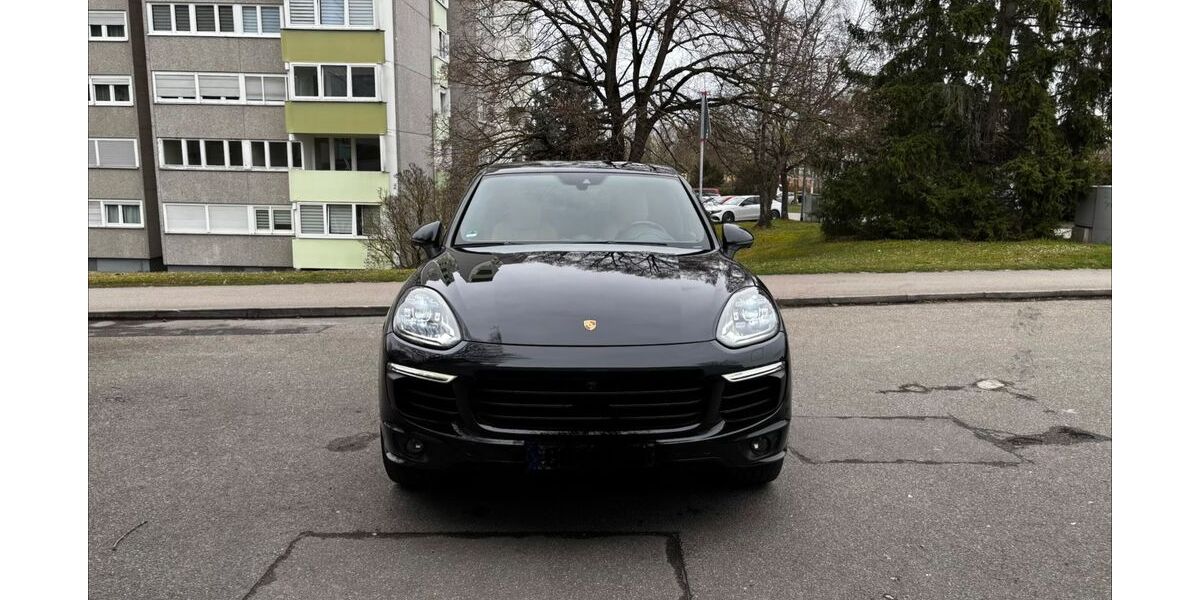 Porsche Cayenne 175.800 km 31.450 &euro; Böblingen 71034