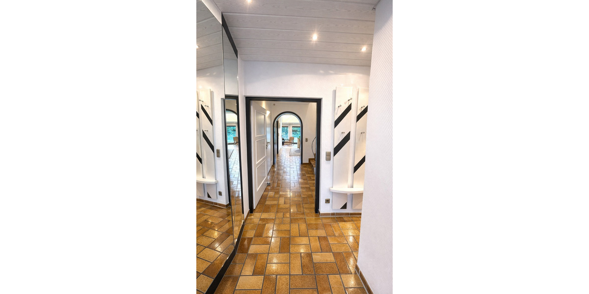 Mehrfamilienhaus, Wohnhaus Filderstadt Bernhausen - 5 Zimmer, 121 m&sup2;, 485.000&euro; | Angebot:25737709