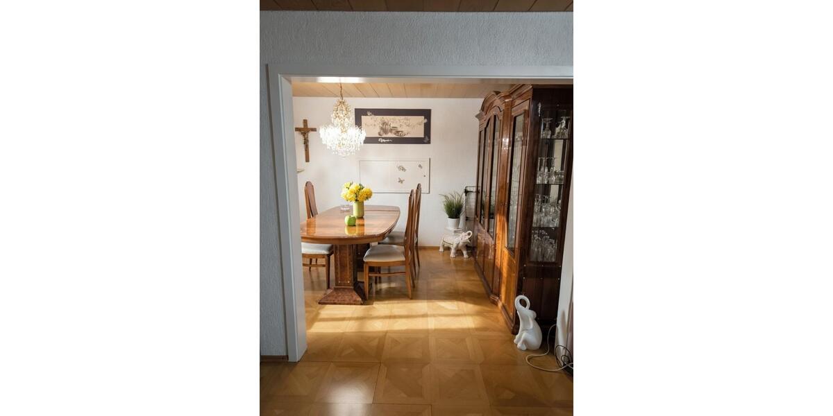 Etagenwohnung Oberboihingen - 4.5 Zimmer, 135 m&sup2;, 400.000&euro; | Angebot:25840531