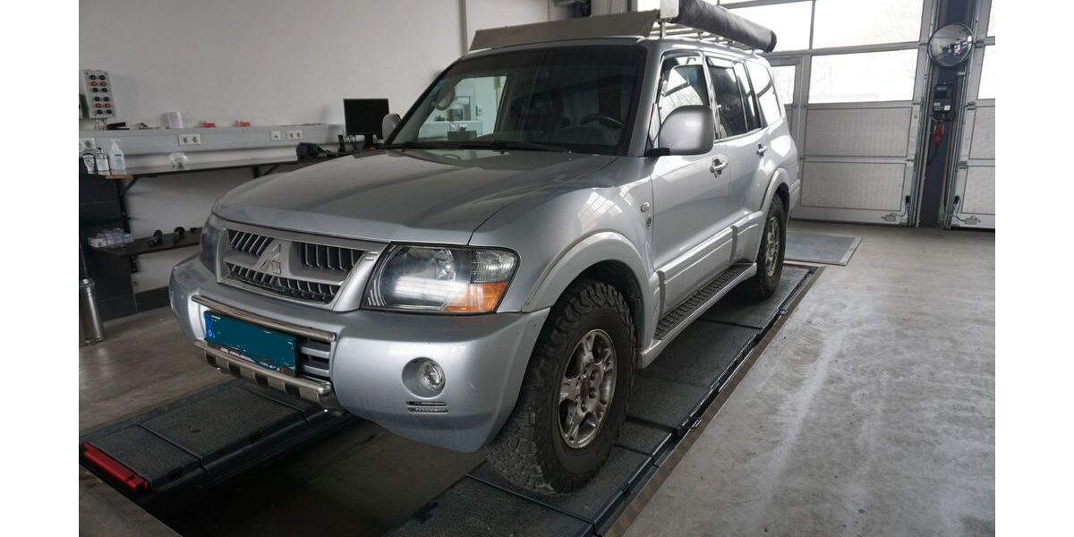 Mitsubishi Pajero 247.000 km 9.950 &euro; Möglingen 71696