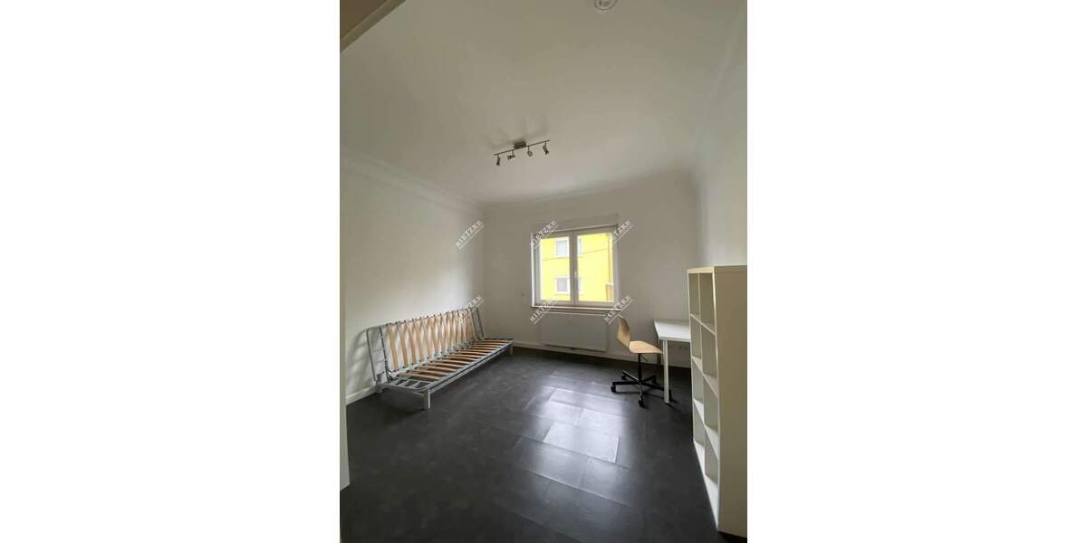 Zimmer Stuttgart Obertürkheim - 4 Zimmer, 115 m&sup2;, 1.380&euro; | Angebot:25726385