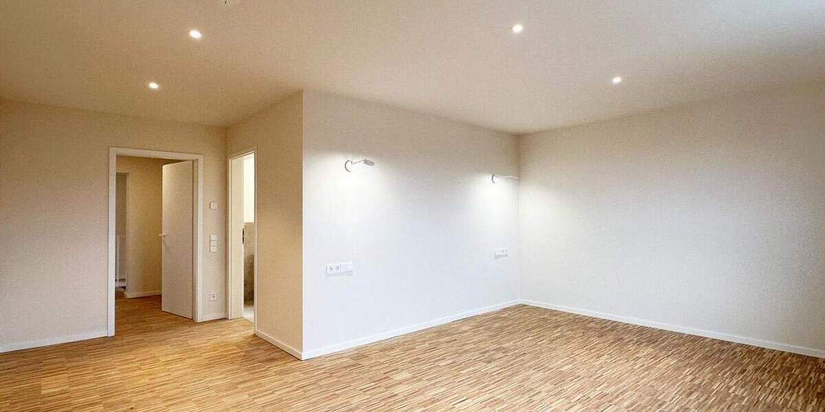 Einfamilienhaus Esslingen am Neckar Sulzgries - 6 Zimmer, 260 m&sup2;, 3.420&euro; | Angebot:25746482