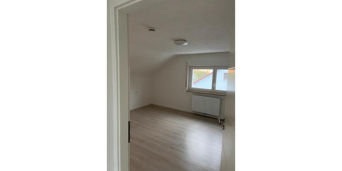Dachgeschoßwohnung Backnang - 2 Zimmer, 47 m&sup2;, 900&euro; | Angebot:26469740