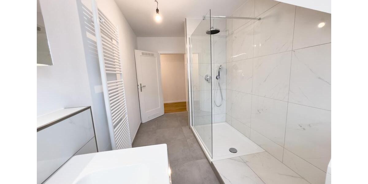 Dachgeschoßwohnung Stuttgart Bad Cannstatt - 3 Zimmer, 75 m&sup2;, 1.200&euro; | Angebot:25920871