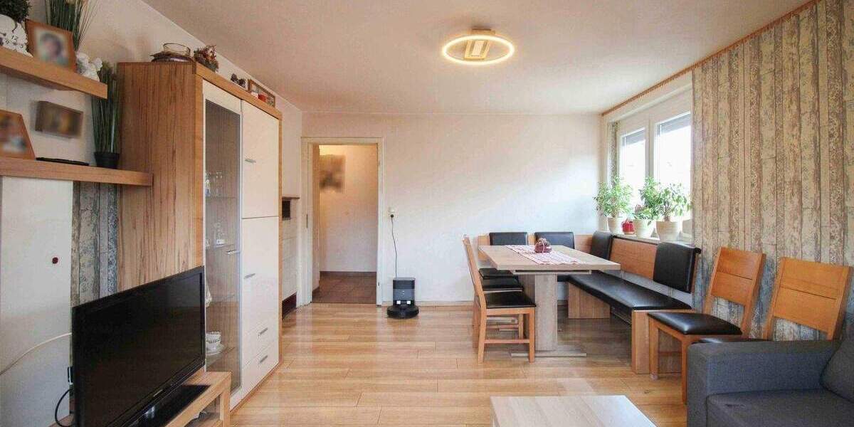 Etagenwohnung Schorndorf - 4 Zimmer, 81 m&sup2;, 265.000&euro; | Angebot:25747391