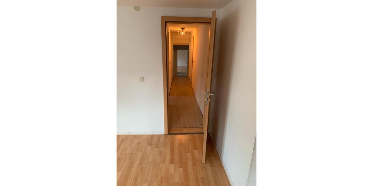 Etagenwohnung Pleidelsheim - 6 Zimmer, 110 m&sup2;, 1.450&euro; | Angebot:26432824