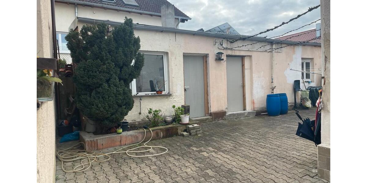 Einfamilienhaus Stuttgart Zuffenhausen - 5 Zimmer, 130 m&sup2;, 650.000&euro; | Angebot:25085457