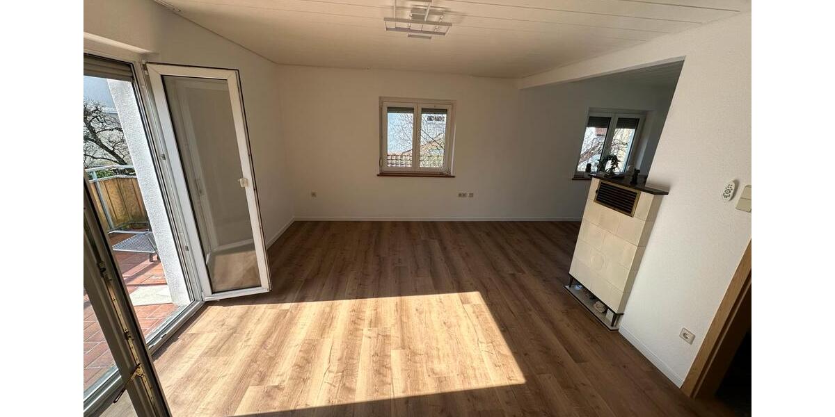 Etagenwohnung Stuttgart Zuffenhausen - 2 Zimmer, 72 m&sup2;, 1.100&euro; | Angebot:24876482
