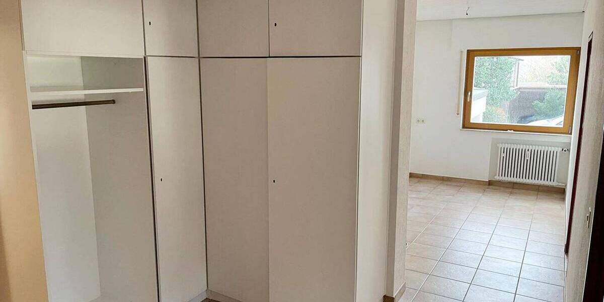 Etagenwohnung Stuttgart Bad Cannstatt - 4 Zimmer, 107 m&sup2;, 1.500&euro; | Angebot:26930193