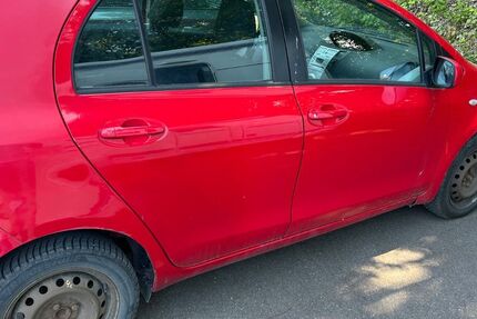 Toyota Yaris 144.500 km 2.500 &euro; Mundelsheim 74395