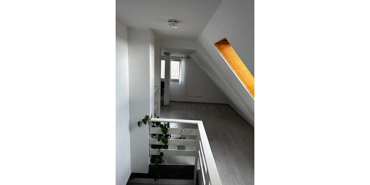 Dachgeschoßwohnung Stuttgart Degerloch - 2 Zimmer, 35 m&sup2;, 650&euro; | Angebot:26227342
