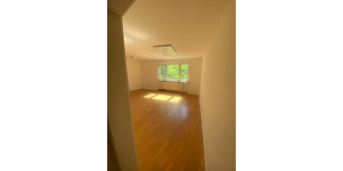 Etagenwohnung Stuttgart Bad Cannstatt - 3 Zimmer, 76 m&sup2;, 1.200&euro; | Angebot:27596051