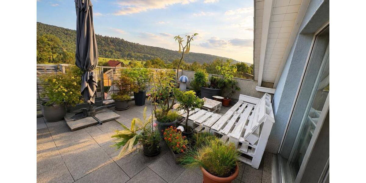 Dachgeschoßwohnung Vaihingen an der Enz - 3 Zimmer, 90 m&sup2;, 1.350&euro; | Angebot:27554043