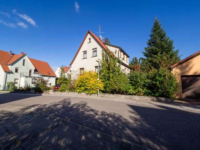 Einfamilienhaus Kirchheim am Neckar - 4 Zimmer, 130 m&sup2;, 380.000&euro; | Angebot:25929175