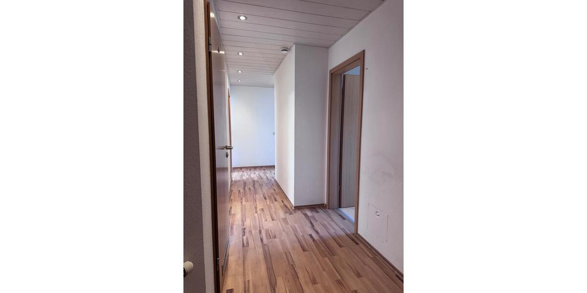 Dachgeschoßwohnung Schorndorf - 4 Zimmer, 80 m&sup2;, 255.000&euro; | Angebot:26620596