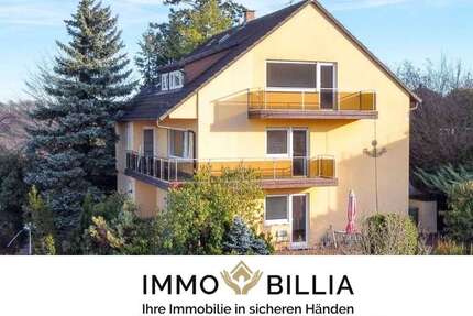 ImmoBillia:„Mehrfamilienhaus mit Perspektive - Seltene Lage. Solide Substanz. Weitblick inklusive!