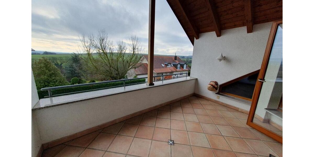 Dachgeschoßwohnung Nordheim - 3.5 Zimmer, 102 m&sup2;, 370.000&euro; | Angebot:25948580